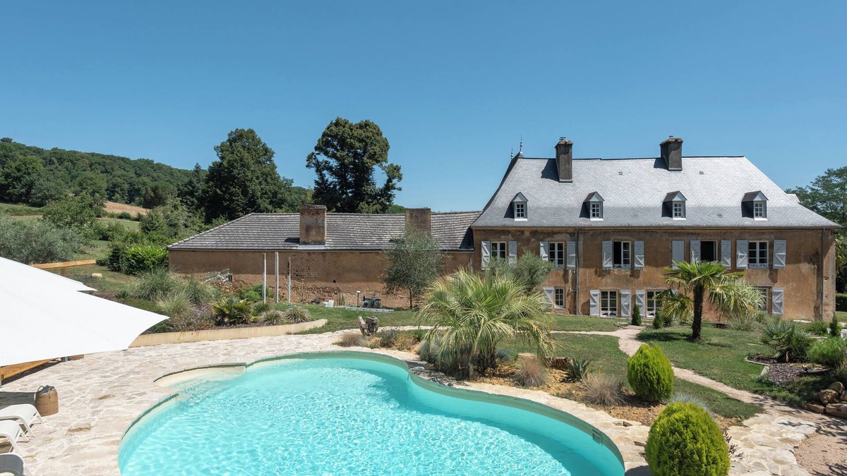 Anoye Villa | Country House 'Des Salettes' with Private Pool, Private Terrace and Wi-Fi