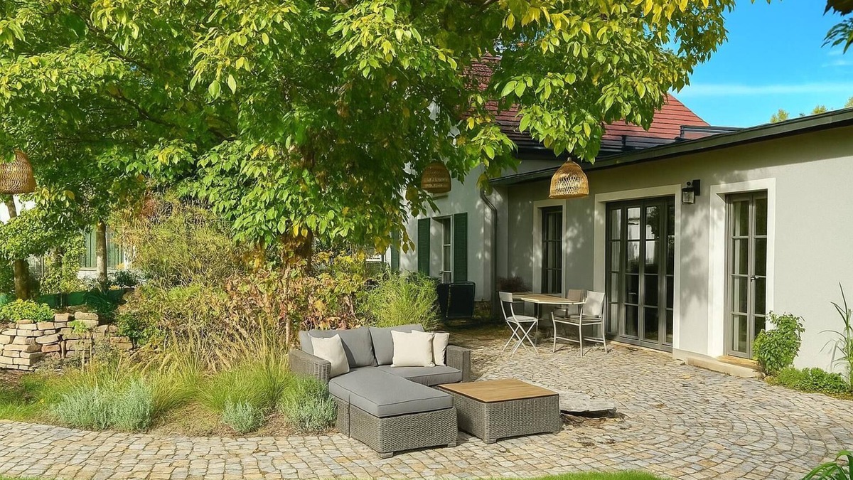 Nuthetal Cottage | Country House Dream under Walnut Trees