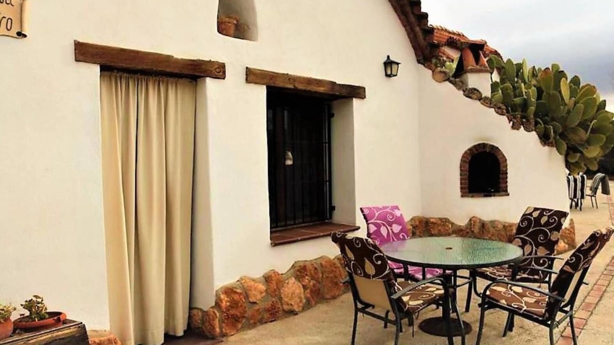 Fonelas House | Country House 'El Olivo' with Shared Pool, Wi-Fi and Air Conditioning