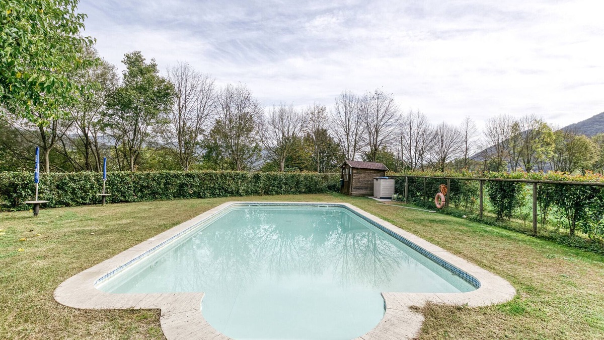 Santa Margarida de Bianya House | Country House 'El Xalet' with Mountain View, Shared Pool and Wi-Fi