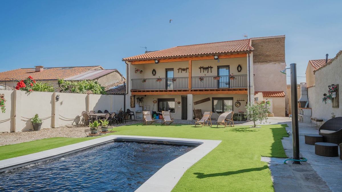 Moraleja del Vino House | Country House 'Cepa Alta Del Hocillo' with Private Pool, Private Garden and Wi-Fi