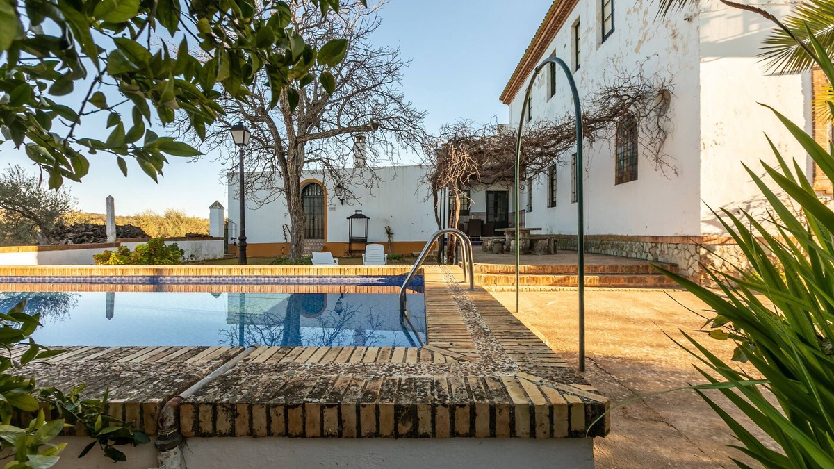 Gerena House | Country House 'Hacienda San Felipe' with Private Pool, Shared Terrace and Wi-Fi