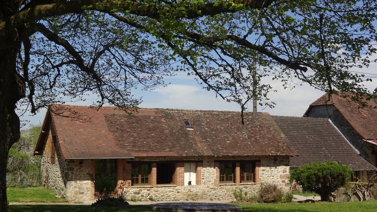 Chateau-Chervix Cottage | Country house in Limousin