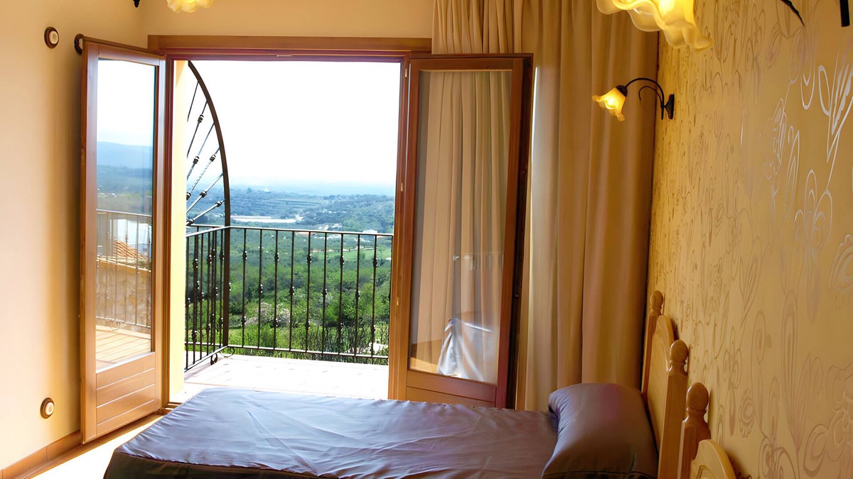 Rossell House | Country House 'Joan' with Mountain View, Wi-Fi and Air Conditioning