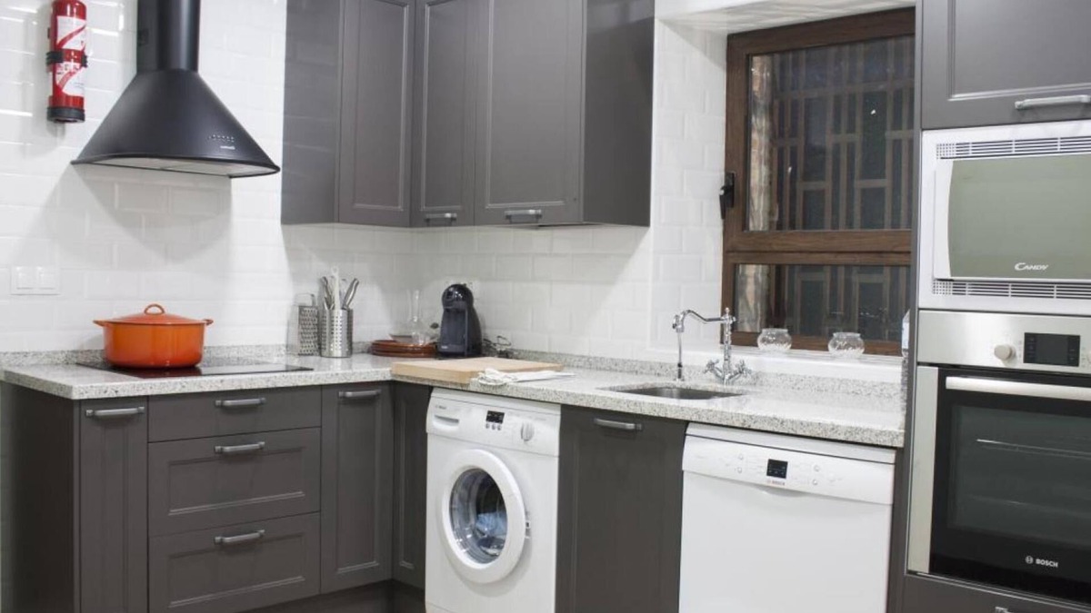 Cuellar House | Country House 'La Aurora Del Henar' with Private Garden and Wi-Fi