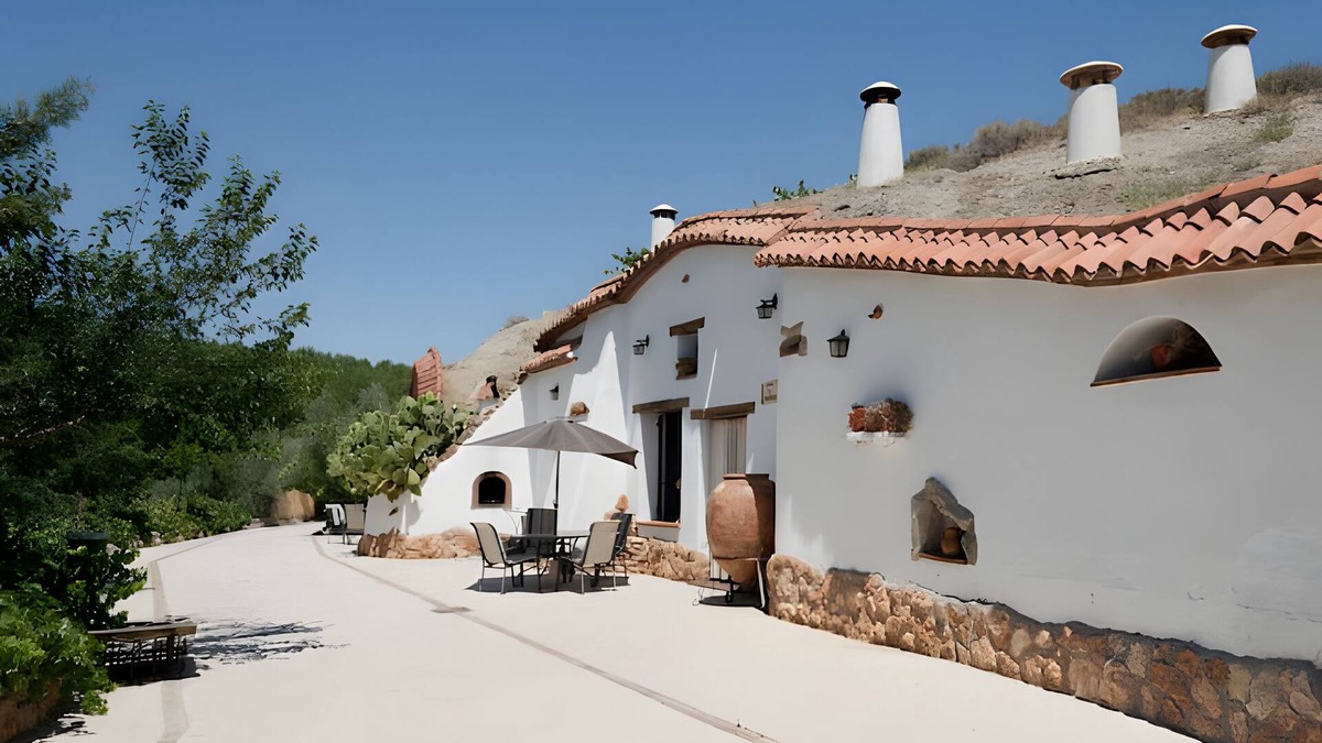 Benalua de Guadix House | Country House 'La Chumbera' with Mountain View, Wi-Fi and Air Conditioning