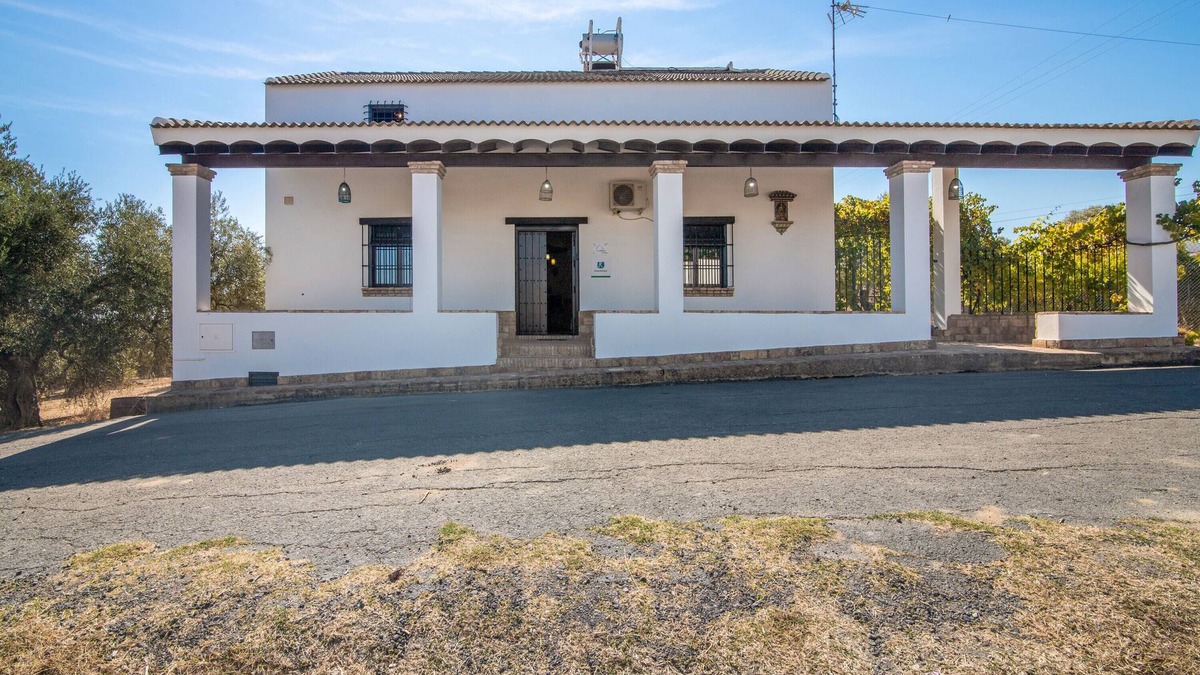 Beas House | Country House 'Las Alberquillas' with Private Terrace, Wi-Fi and Air Conditioning