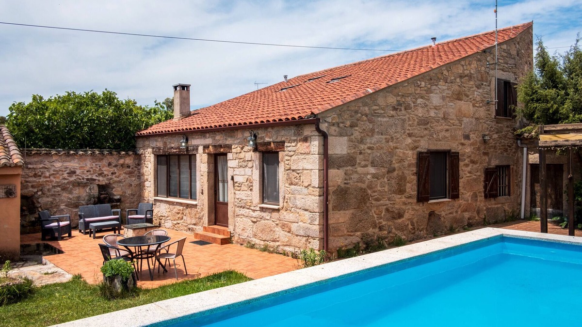 Fariza House | Country House 'Nueva Casa Abuela Herminia' with Private Pool, Private Terrace and Wi-Fi