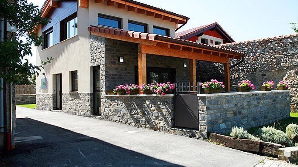 Villanane House | Country House 'Orlegy' with Mountain Views, Private Terrace and Private Garden