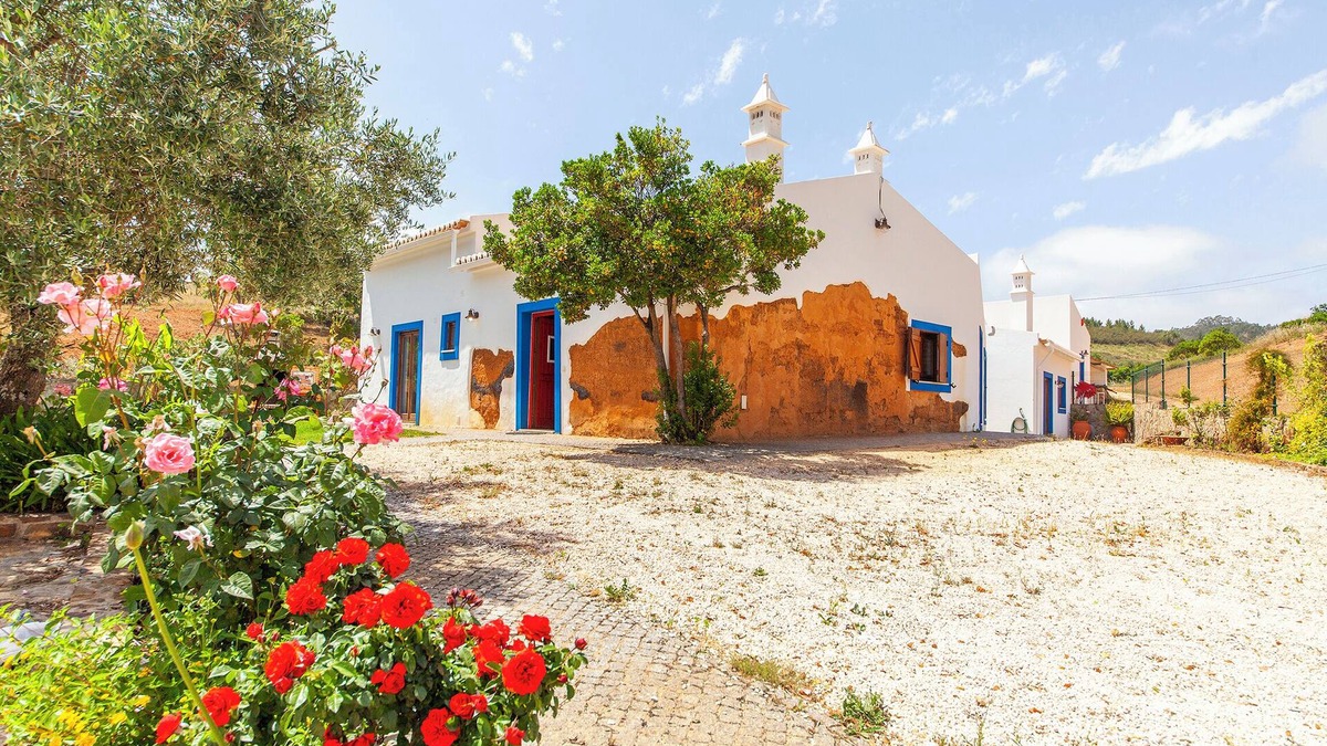 Marmelete House | Country house perfect for large groups and nature lovers, pool, 7 bedrooms, WiFi