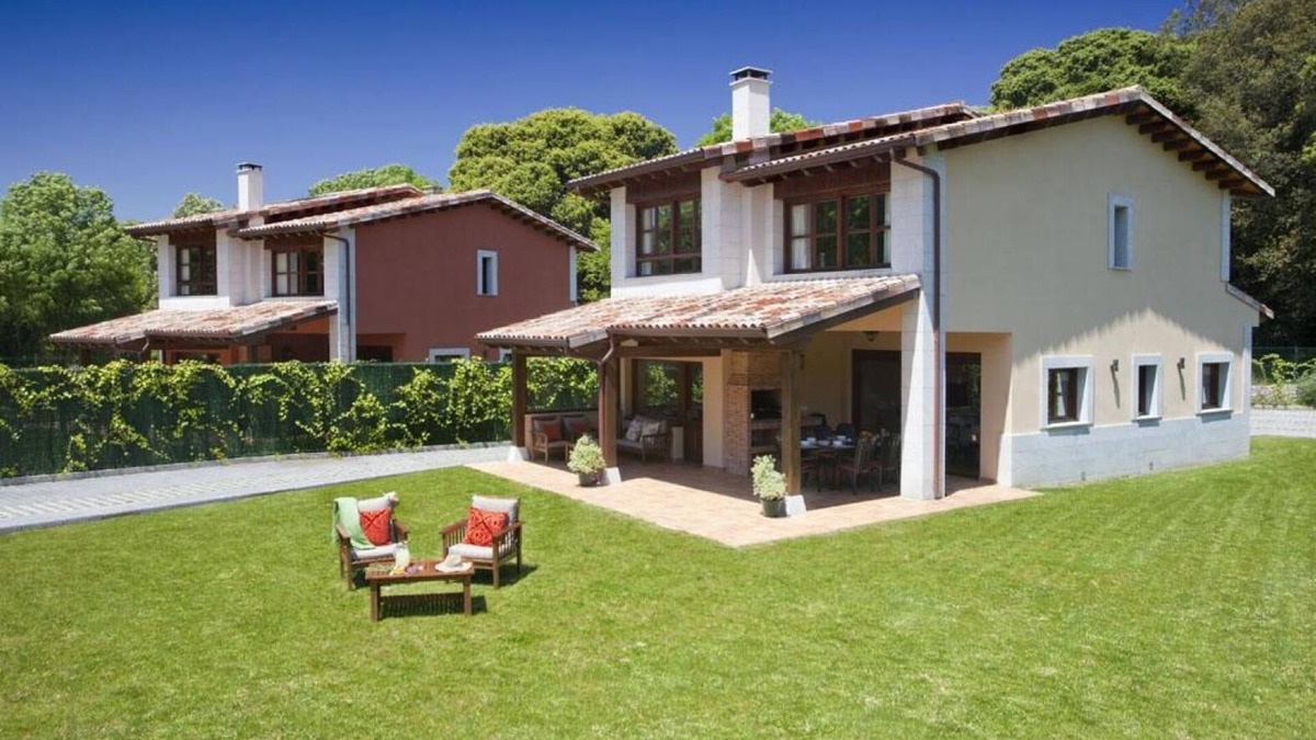 Poo House | Country House 'Playas De Llanes' with Private Garden and Wi-Fi