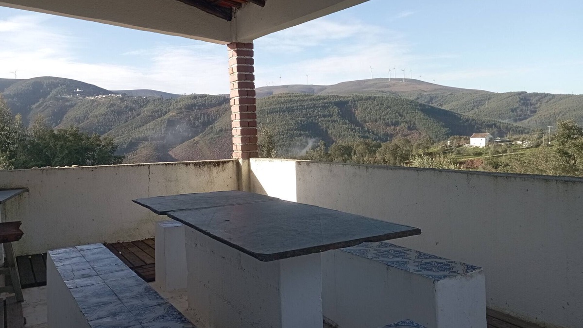 Gois Villa | Country House 'Refúgio Da Montanha' with Mountain View, Private Terrace and Private Garden