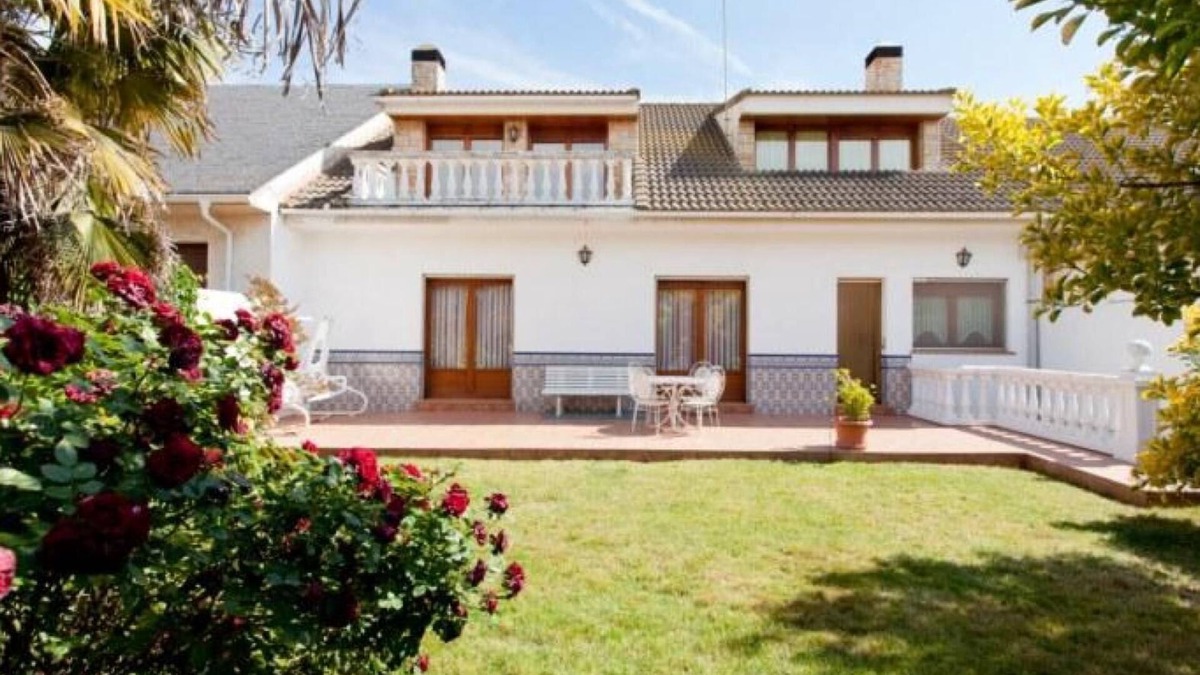 Cabanillas House | Country House 'Senda Bardenas' with Private Garden and Wi-Fi
