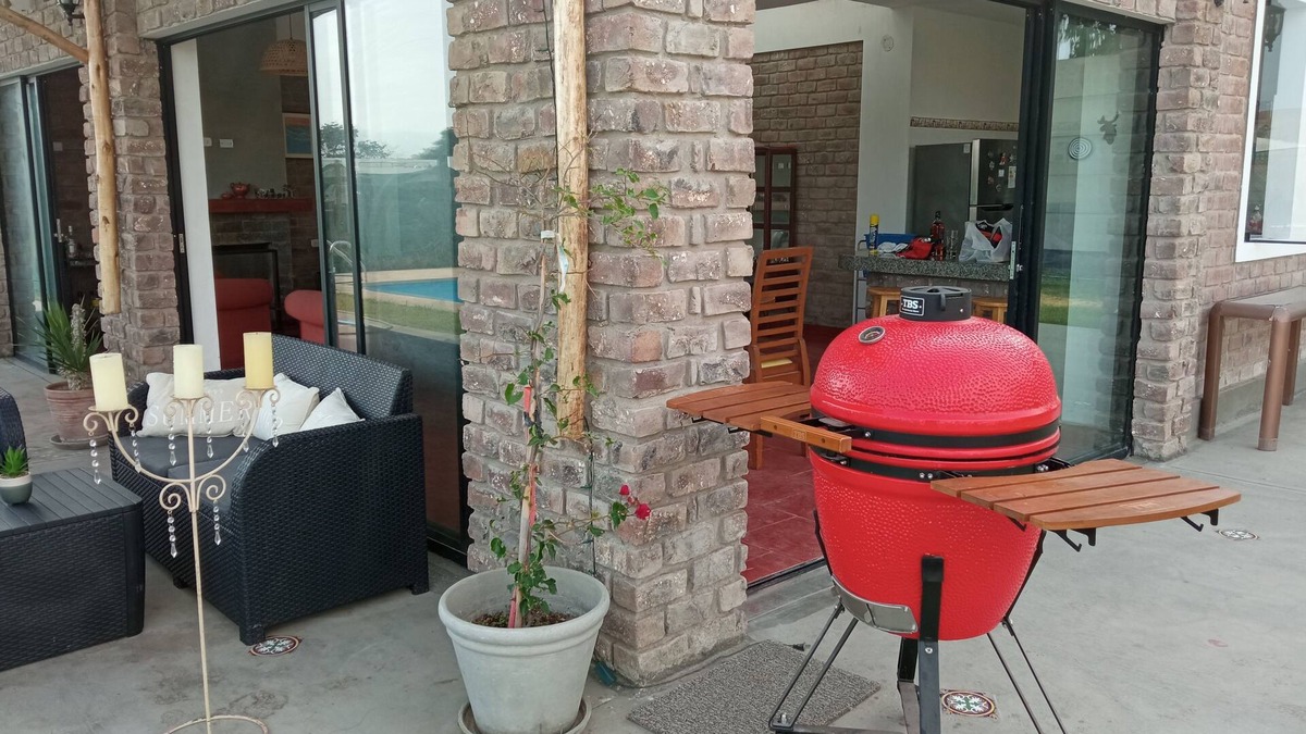 Asia House | COUNTRY HOUSE W/POOL 5 MIN FROM THE BEACH AND SHOPPING CENTER!