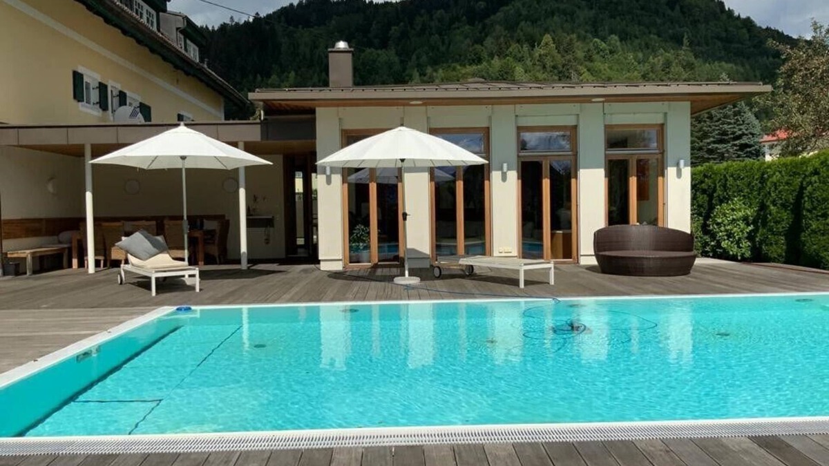 Haimburg House | Country house with beautiful garden, pool and leisure facilities for up to 12 guests
