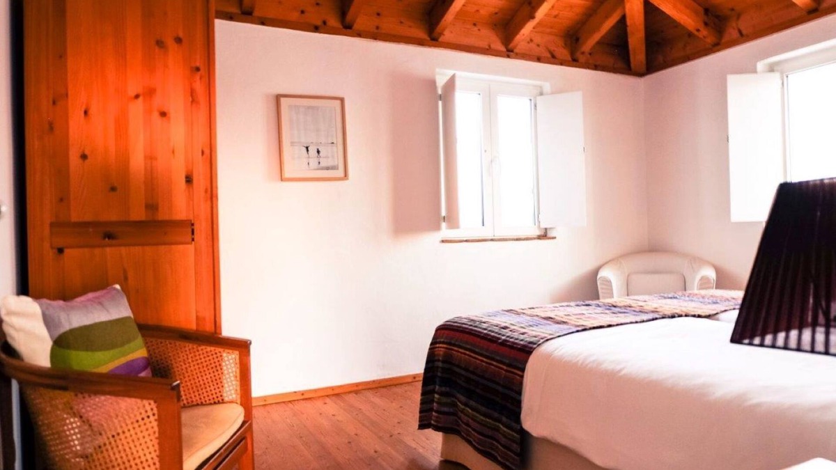 Quelfes Cottage | Country Houses - 2 Bedroom Family House with Pool