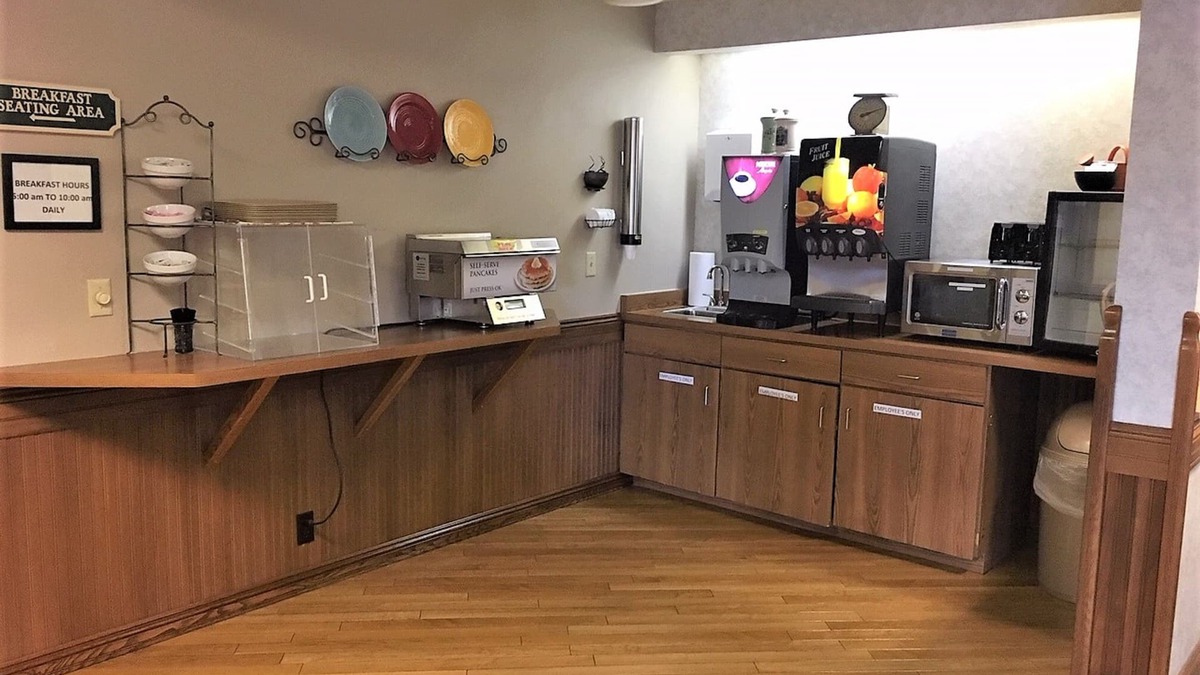 Deerwood Hotel | Country Inn Deerwood