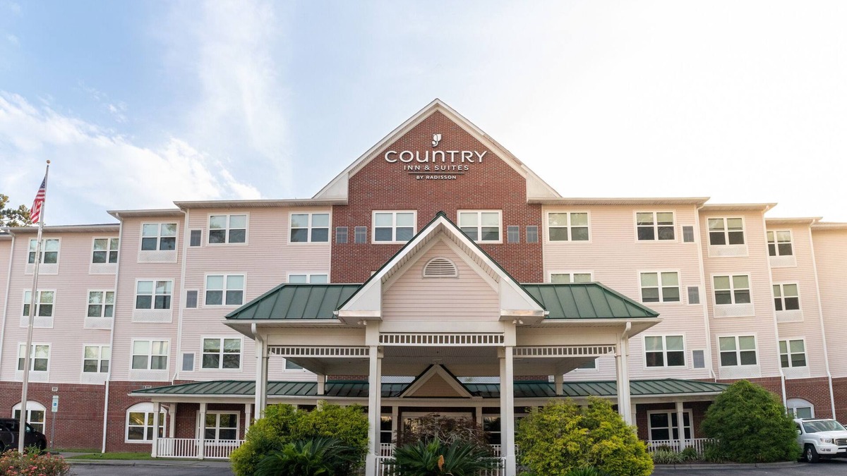 Wilmington Hotel | Country Inn & Suites by Radisson, Wilmington, NC