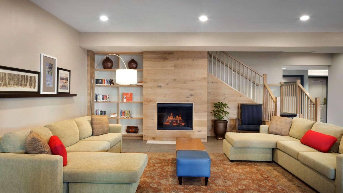 Camp Springs Hotel | Country Inn & Suites by Radisson, Camp Springs (Andrews Air Force Base), MD