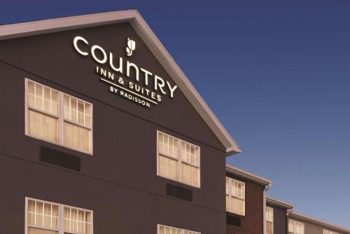 Dubuque Hotel | Country Inn & Suites by Radisson, Dubuque, IA