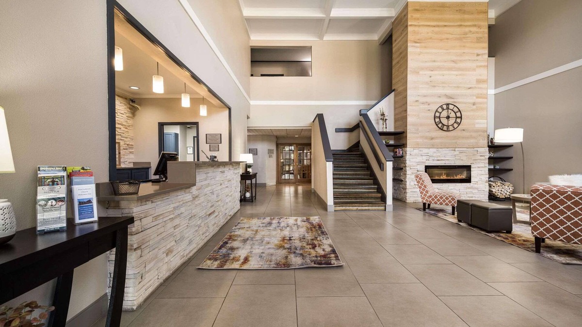 Freeport Hotel | Country Inn & Suites by Radisson, Freeport, IL