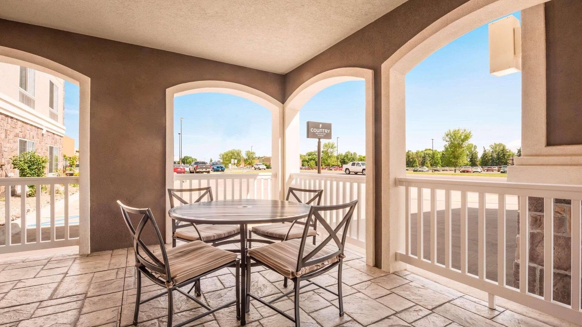Minot Hotel | Country Inn & Suites by Radisson, Minot, ND