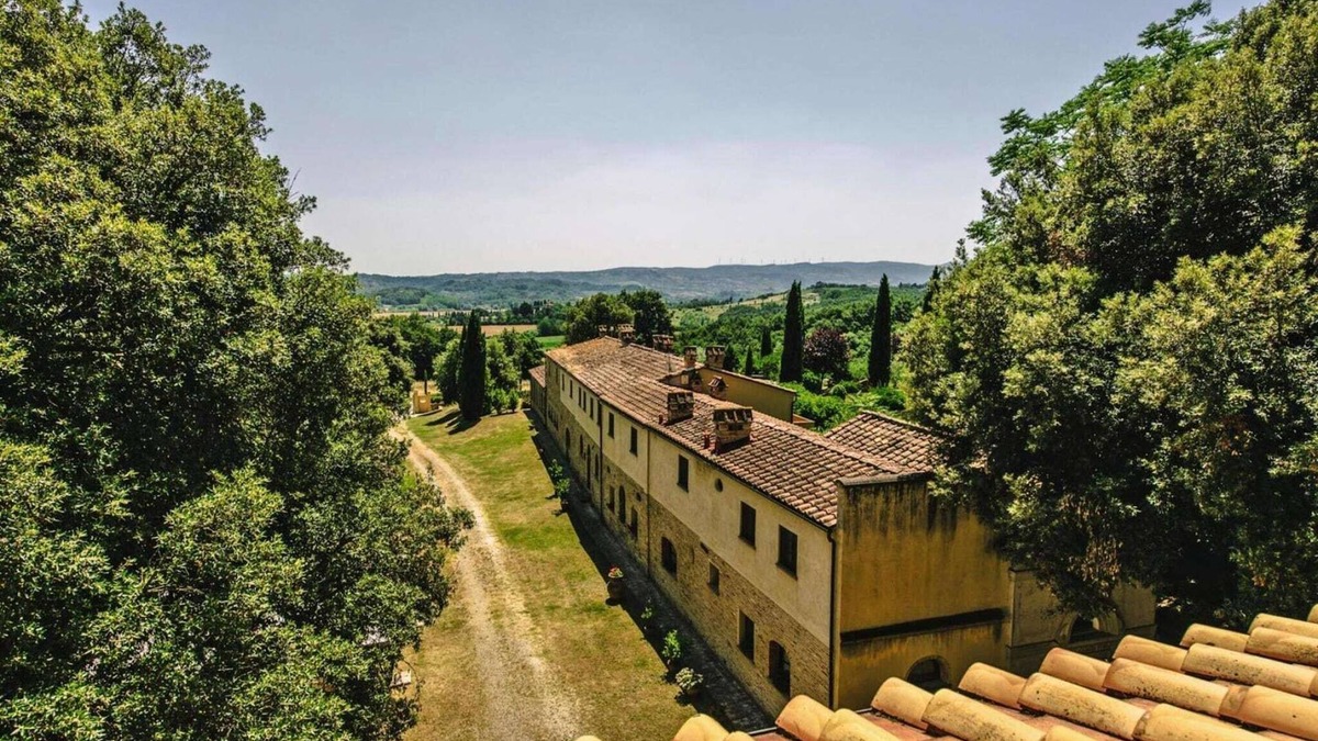 Capannoli Apartment | Country House in Tuscany with Pool and Olive Grove