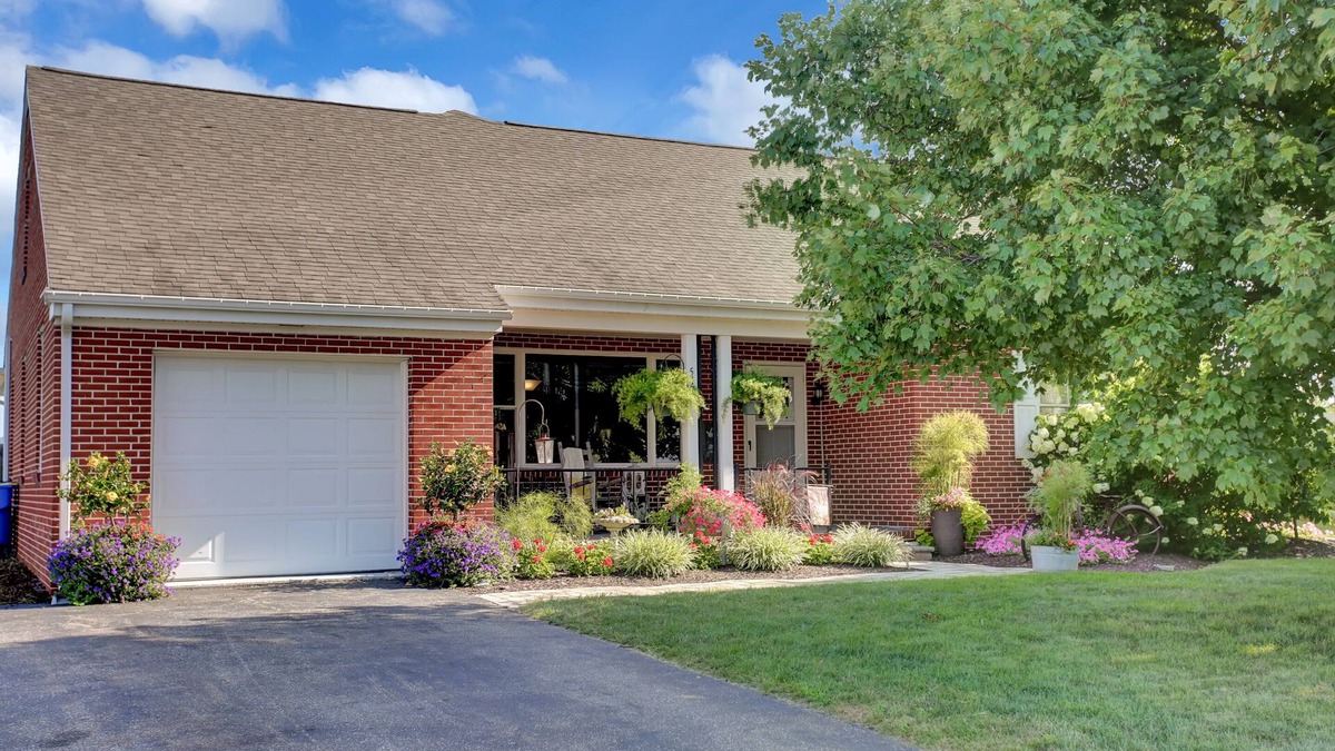 Kinzers House | Country Land Guest House - Spacious and Great for Families to Relax!