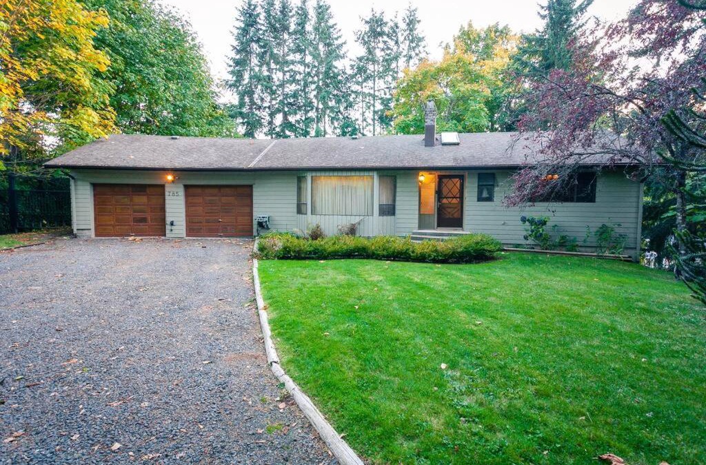 Campbell River Apartment | Country Living in the City.