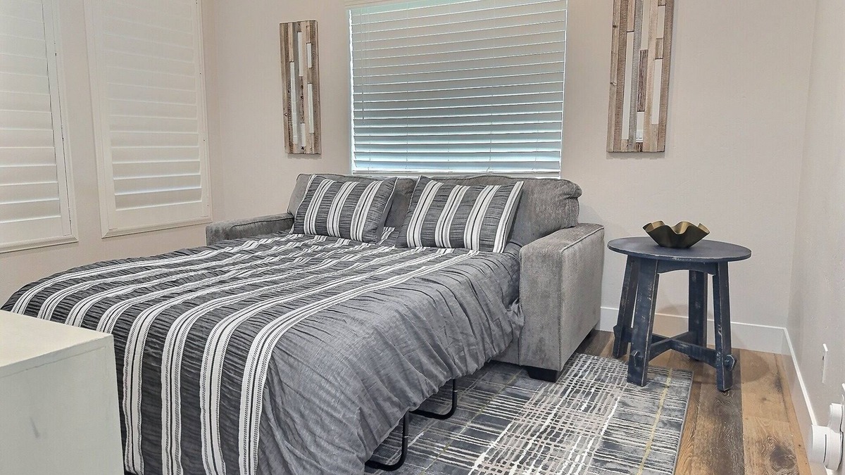 Modesto House | Country living in the city!