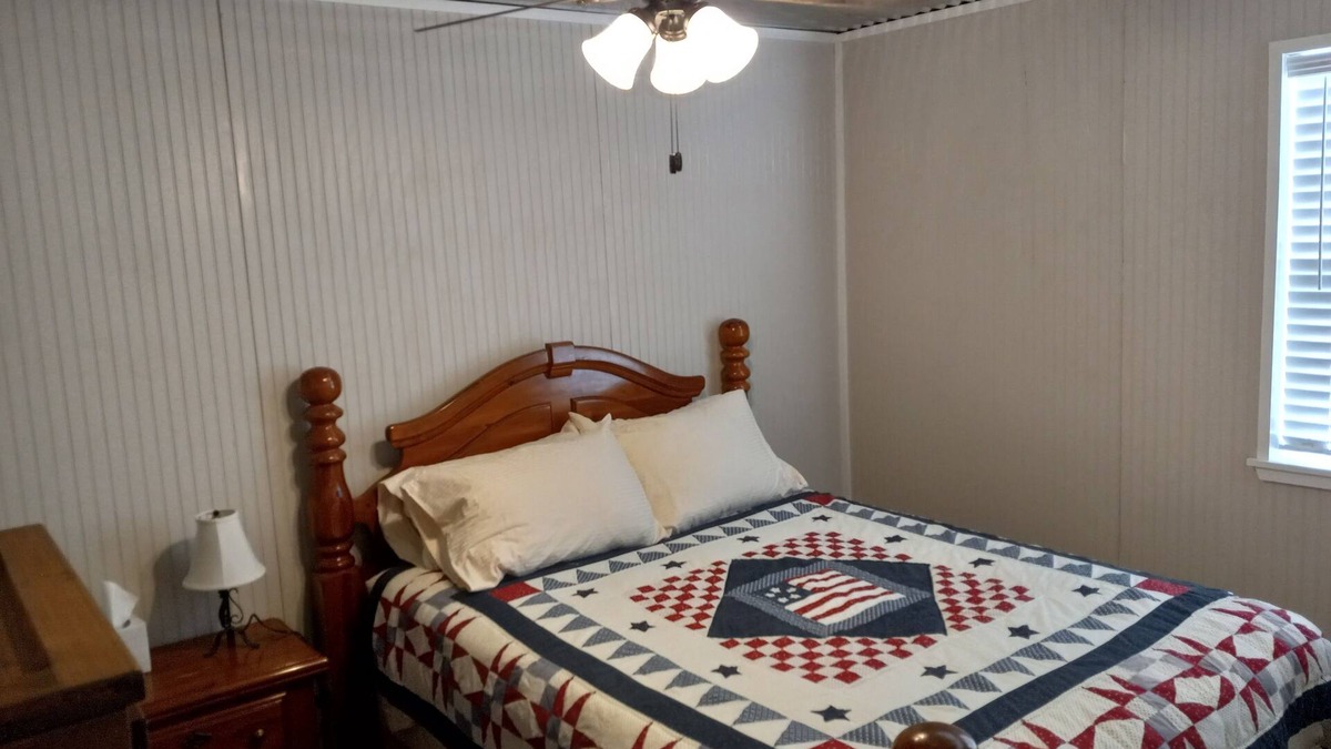 Somerville House | Country Living with Kyle Field 30 minutes away