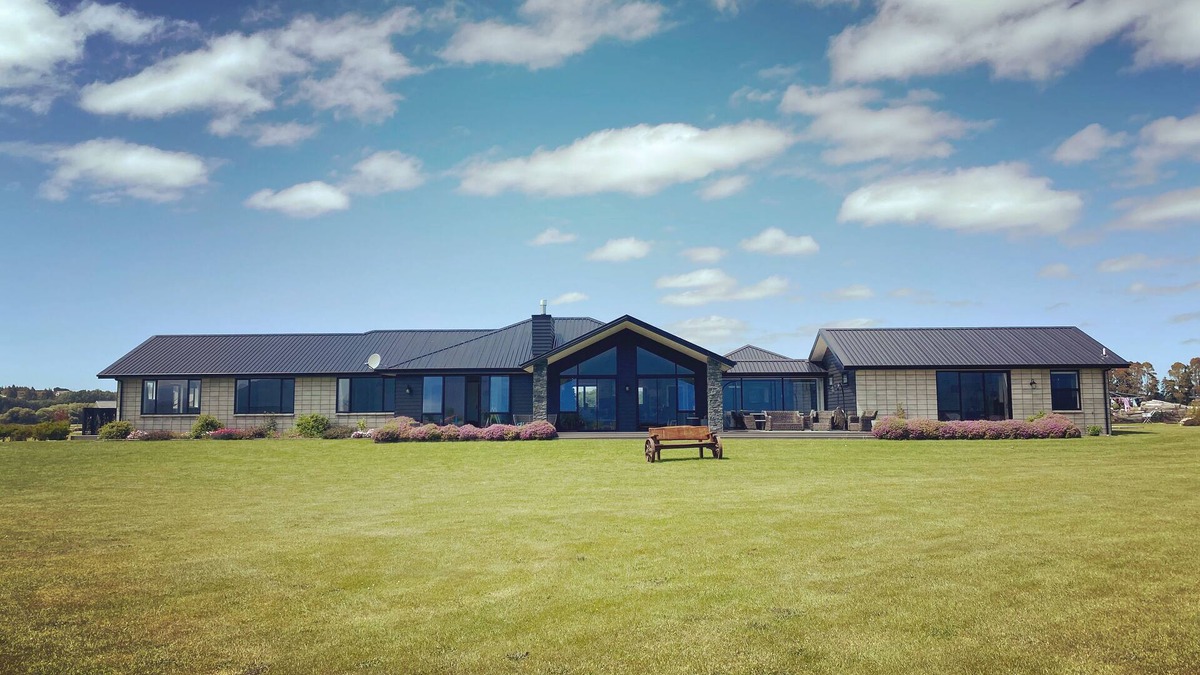 Te Anau Bed & Breakfast | Country outlook close to Town