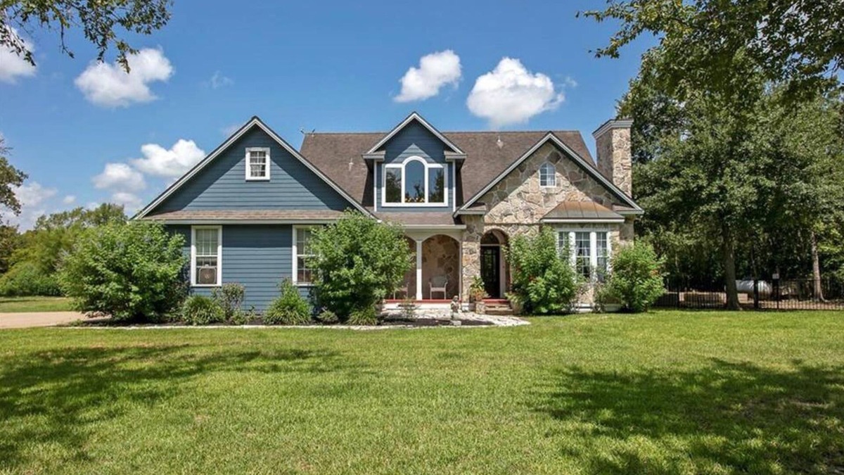 Wellborn House | Country peace and quiet just minutes from campus and Kyle Field,