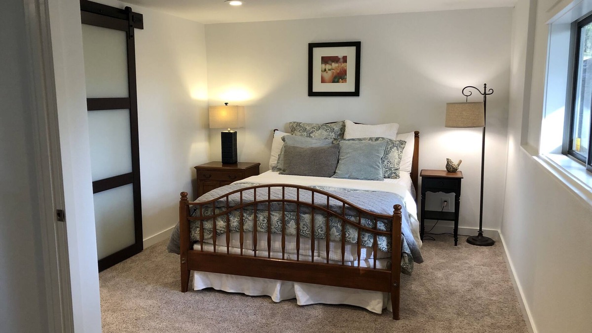 Corvallis House | Country Quiet City Convenience, Brand new space-everything's new! Keyless Entry.