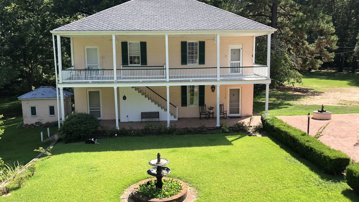 Natchez Apartment | Country Retreat!