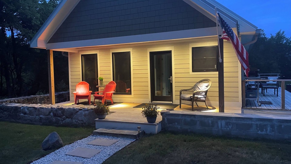 Saint Marys Saint Joseph County House | Country setting. Pool house just 10 minutes from ND campus and SBN airport.