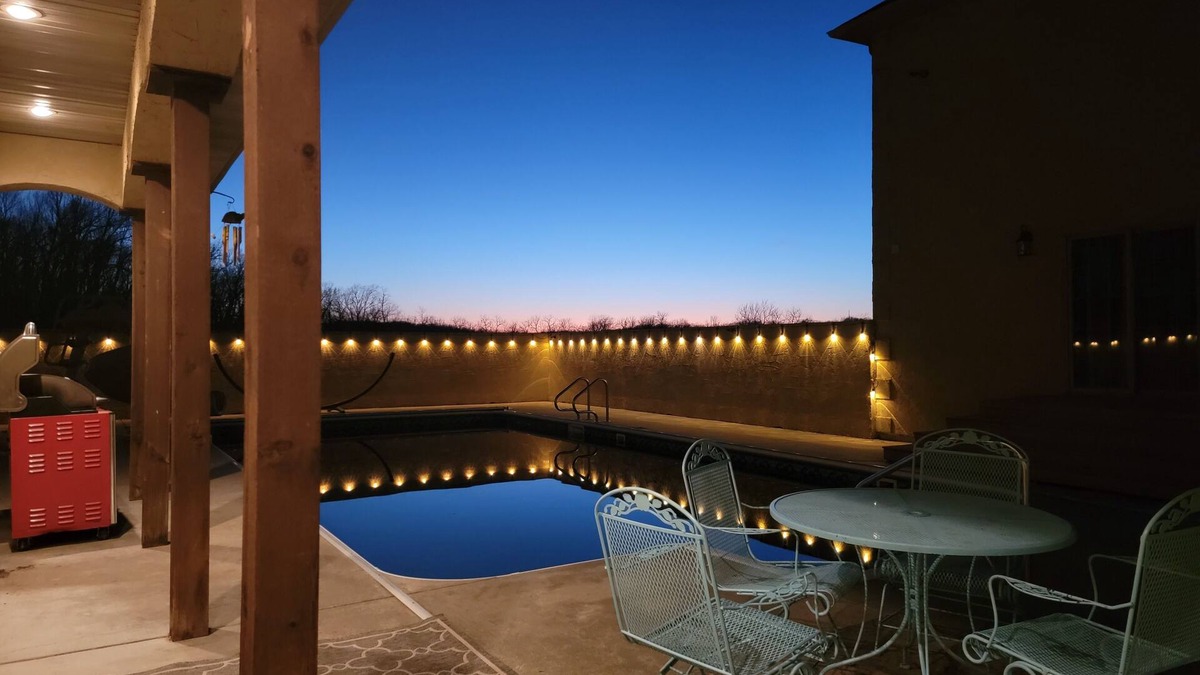 Marshfield House | Country Suite by the Pool