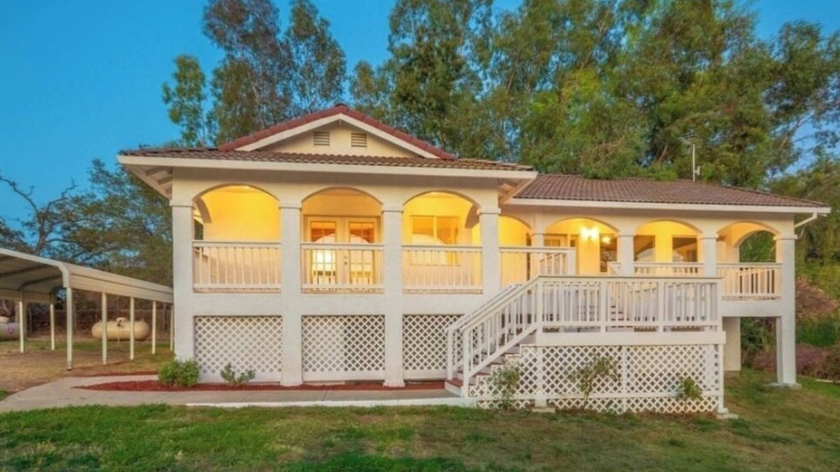 Cedar Ridge House | Country Sunset Farmhouse