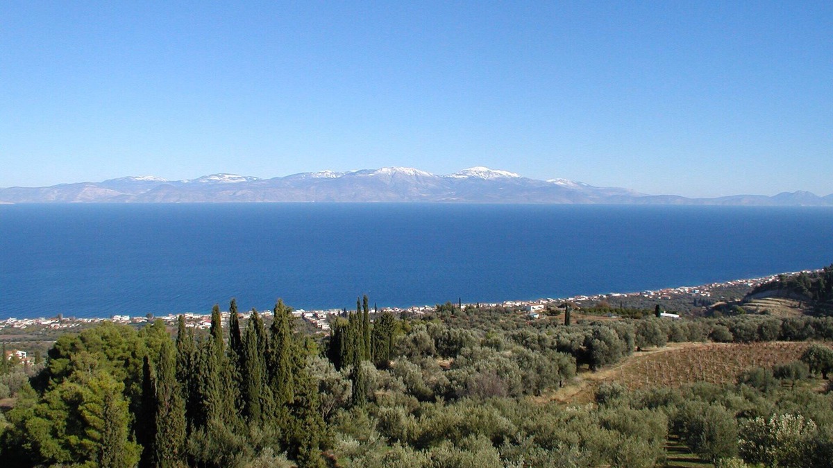 Xylokastro-Evrostina Villa | Country villa with amazing view, close to important sites and beaches.