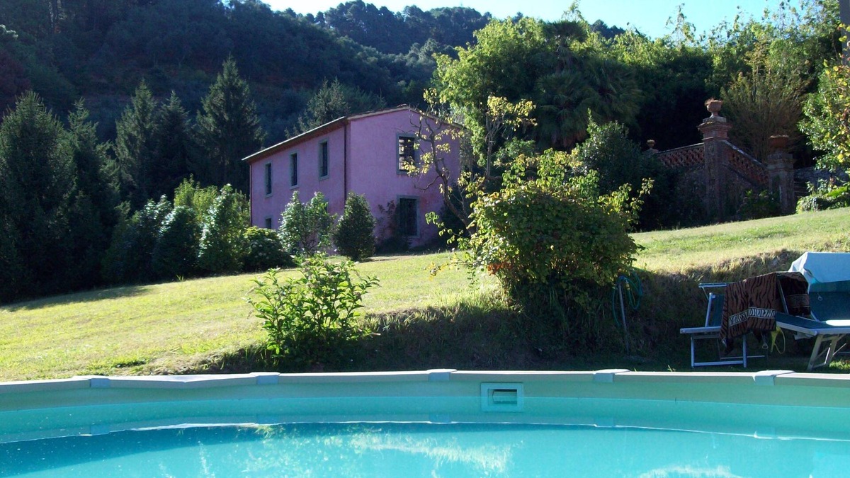 Nocchi Villa | Country villa with private garden and swimming pool. It has 6 beds
