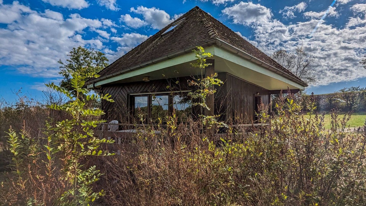 Orsennes Cottage | Countryside Chalet by the Water: 2BR, Terrace, Pets Welcome