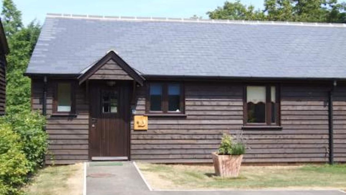 Ashford House | Countryside Cottage near the Award-Winning Village of Woodchurch