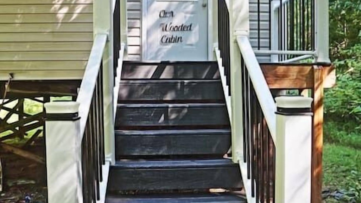 Callands-Gretna House | Countryside Cozy Cabin with Firepit and Wifi