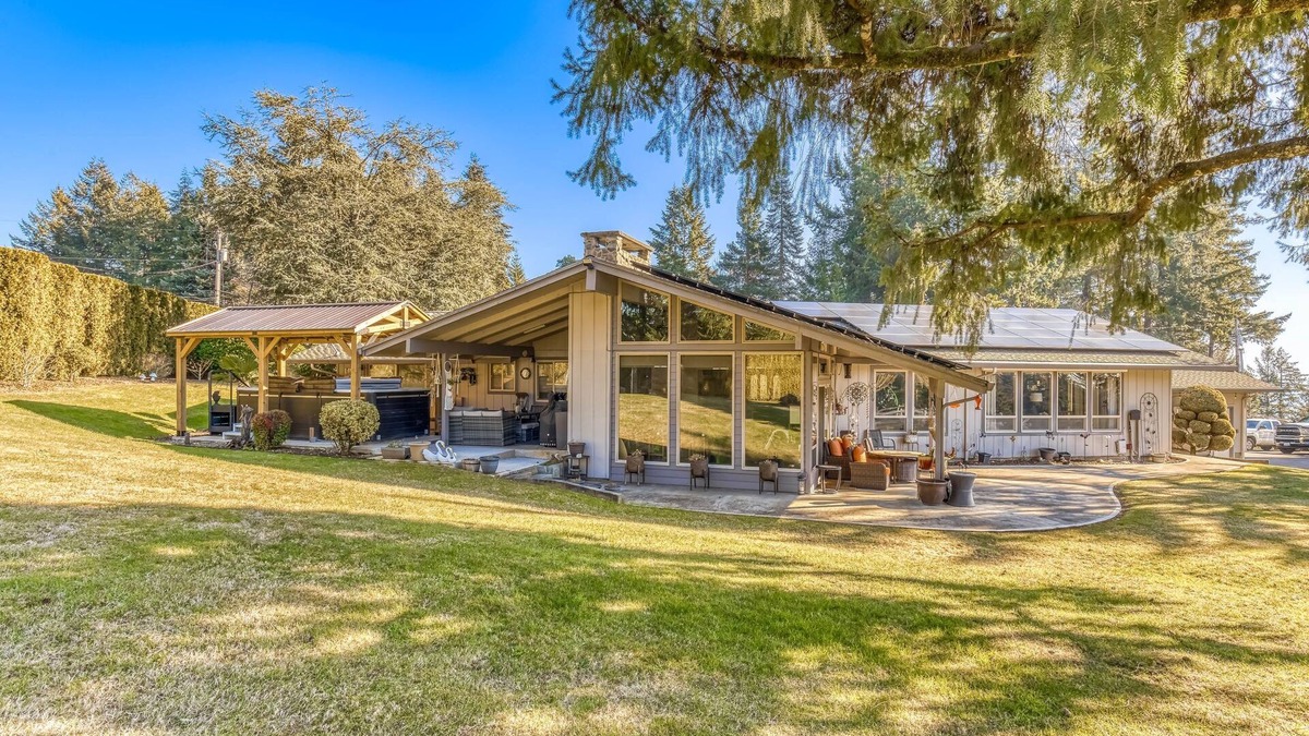 Boring House | Countryside home with private swim spa, fire pit, spacious kitchen, & game room