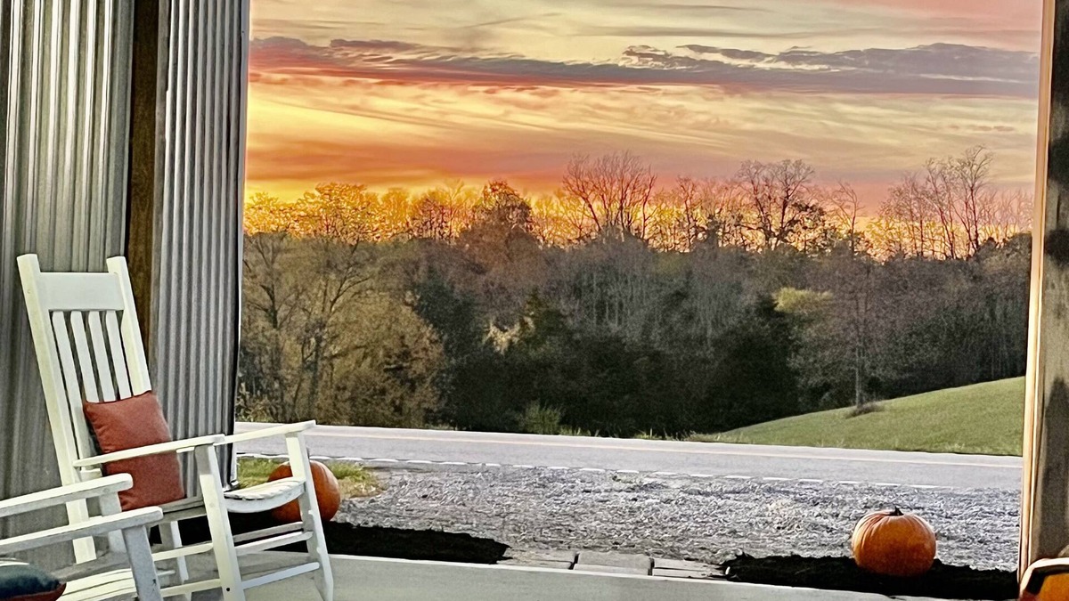 Rutland House | Countryside Inn, Located 9 mi. from the Ark Encounter-Fire pit and Barn games🐮