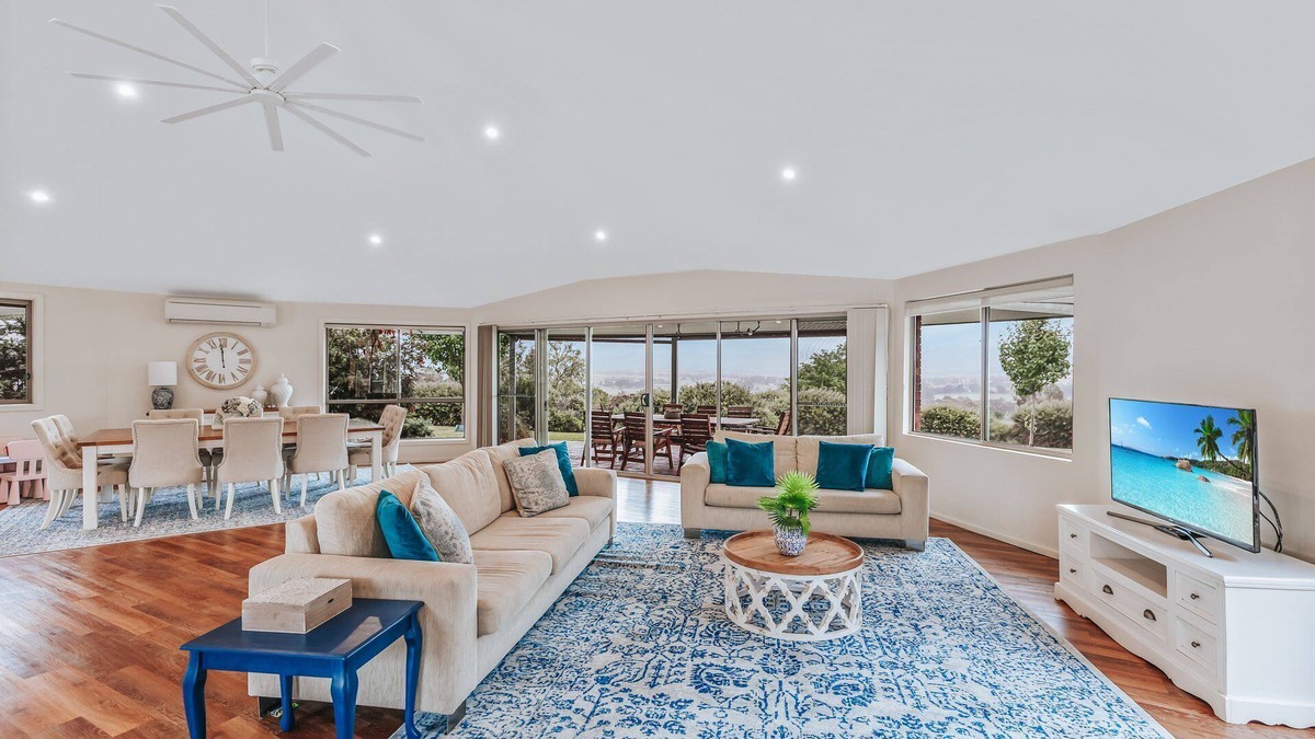 Mount Frome House | Countryside Retreat with breath-taking views