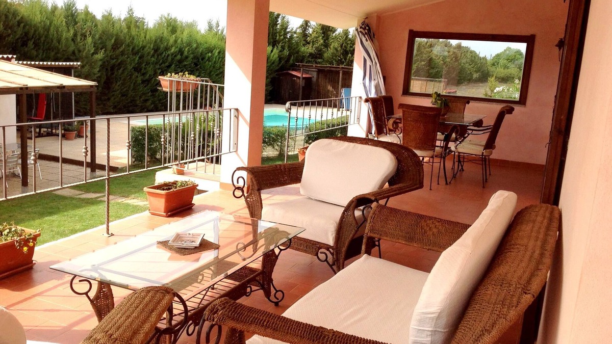 Olmedo Villa | Countryside Villa with swimming pool. Bedrooms all Ensuite.