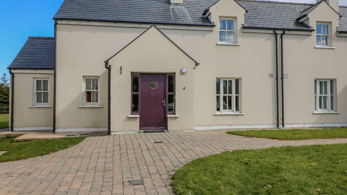 Dungarvan Cottage | COUNTRYVIEW, family friendly, with a garden in Ring, County Waterford