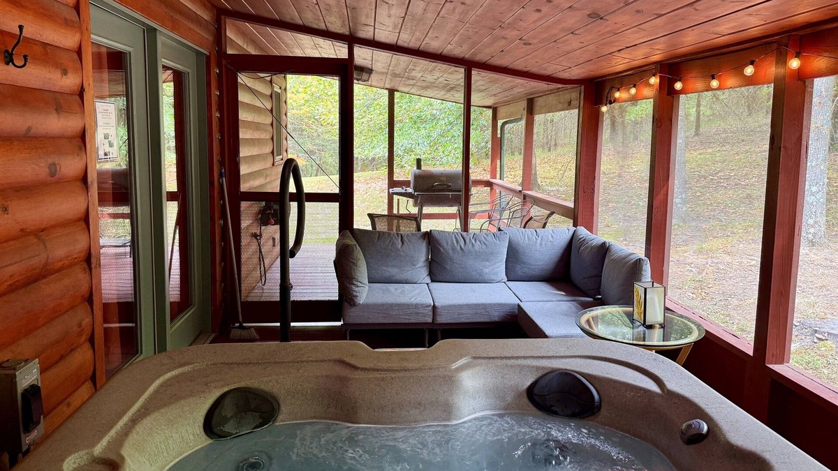 Carbondale Cabin | Couple's Retreat with HOT TUB