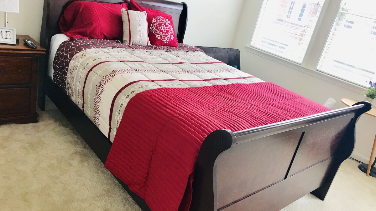 Aldie House | Couple's romantic getaway. Minutes from IAD airport(Short term stays only)